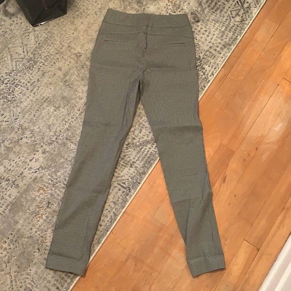 RW&Co Houndstooth Leggings - Picture 4 of 4